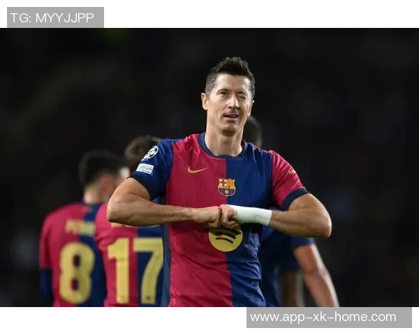 弗里克称赞莱万状态出众或许只有C罗能比肩